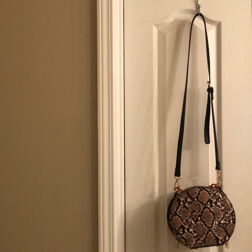 Handbag - Picture 2 of 5